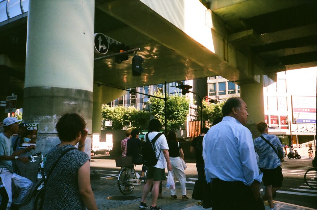 Jade Lo 000089330027 2